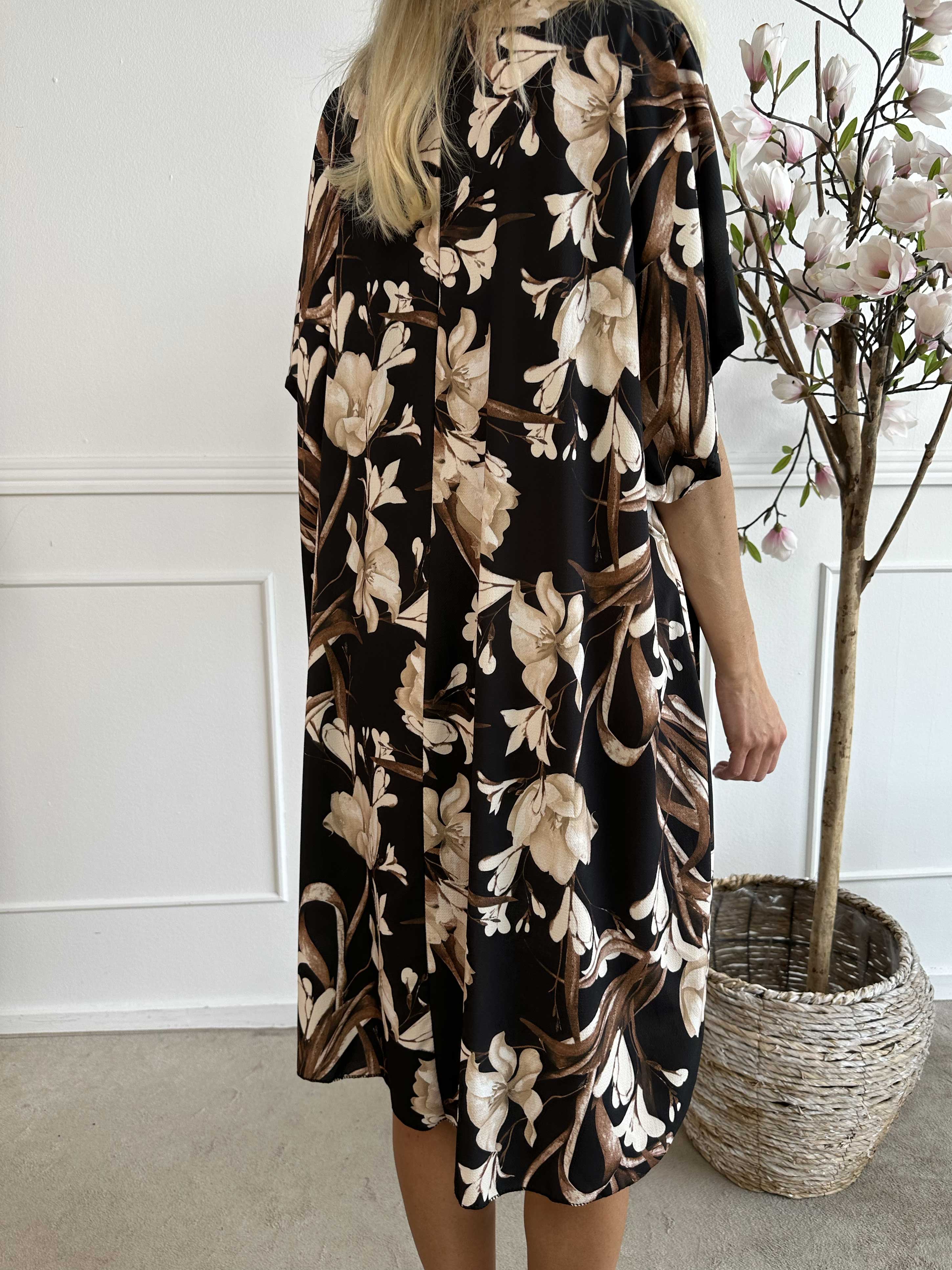 Mallie - Skjortekjole med blomsterprint med v-udskæring